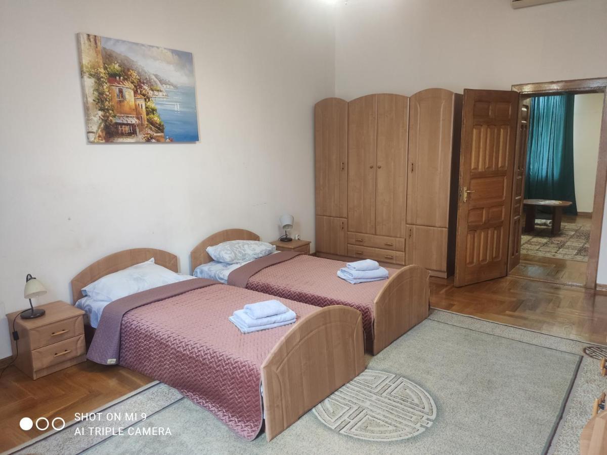 Apartments Domovik ,Kirilla I Mefodiya, 5 Mukaczewo Zewnętrze zdjęcie