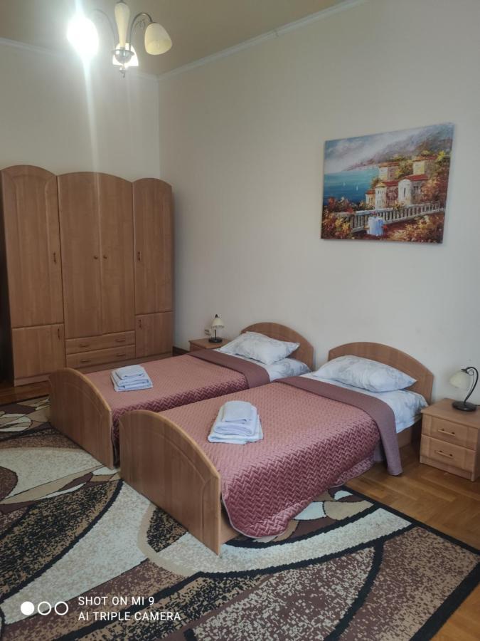 Apartments Domovik ,Kirilla I Mefodiya, 5 Mukaczewo Zewnętrze zdjęcie
