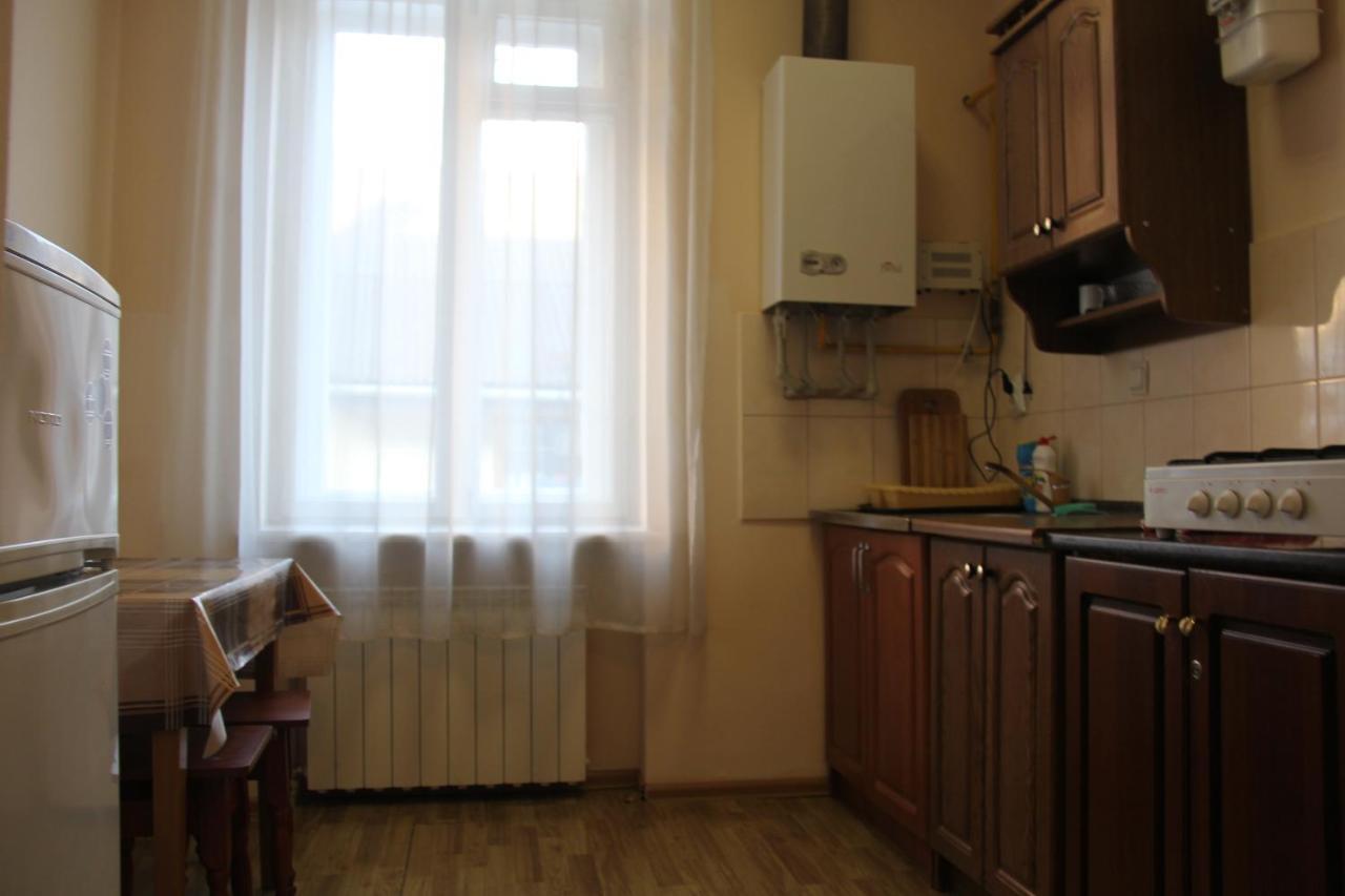 Apartments Domovik ,Kirilla I Mefodiya, 5 Mukaczewo Zewnętrze zdjęcie