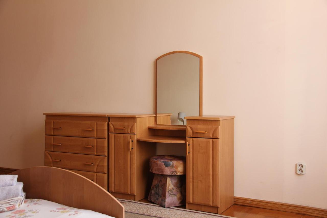 Apartments Domovik ,Kirilla I Mefodiya, 5 Mukaczewo Zewnętrze zdjęcie
