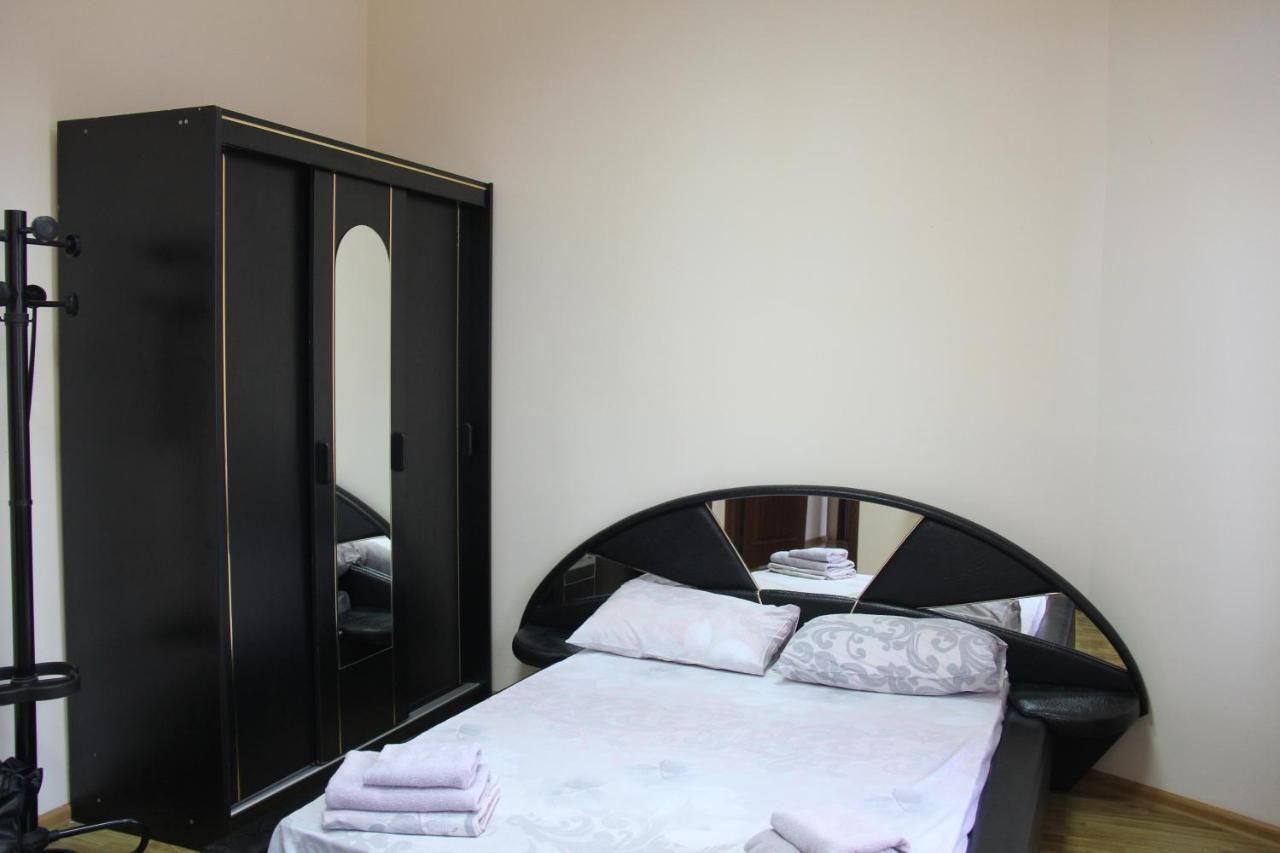 Apartments Domovik ,Kirilla I Mefodiya, 5 Mukaczewo Zewnętrze zdjęcie