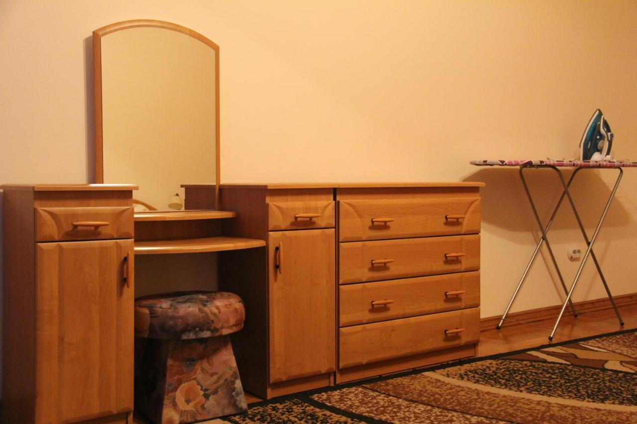 Apartments Domovik ,Kirilla I Mefodiya, 5 Mukaczewo Zewnętrze zdjęcie