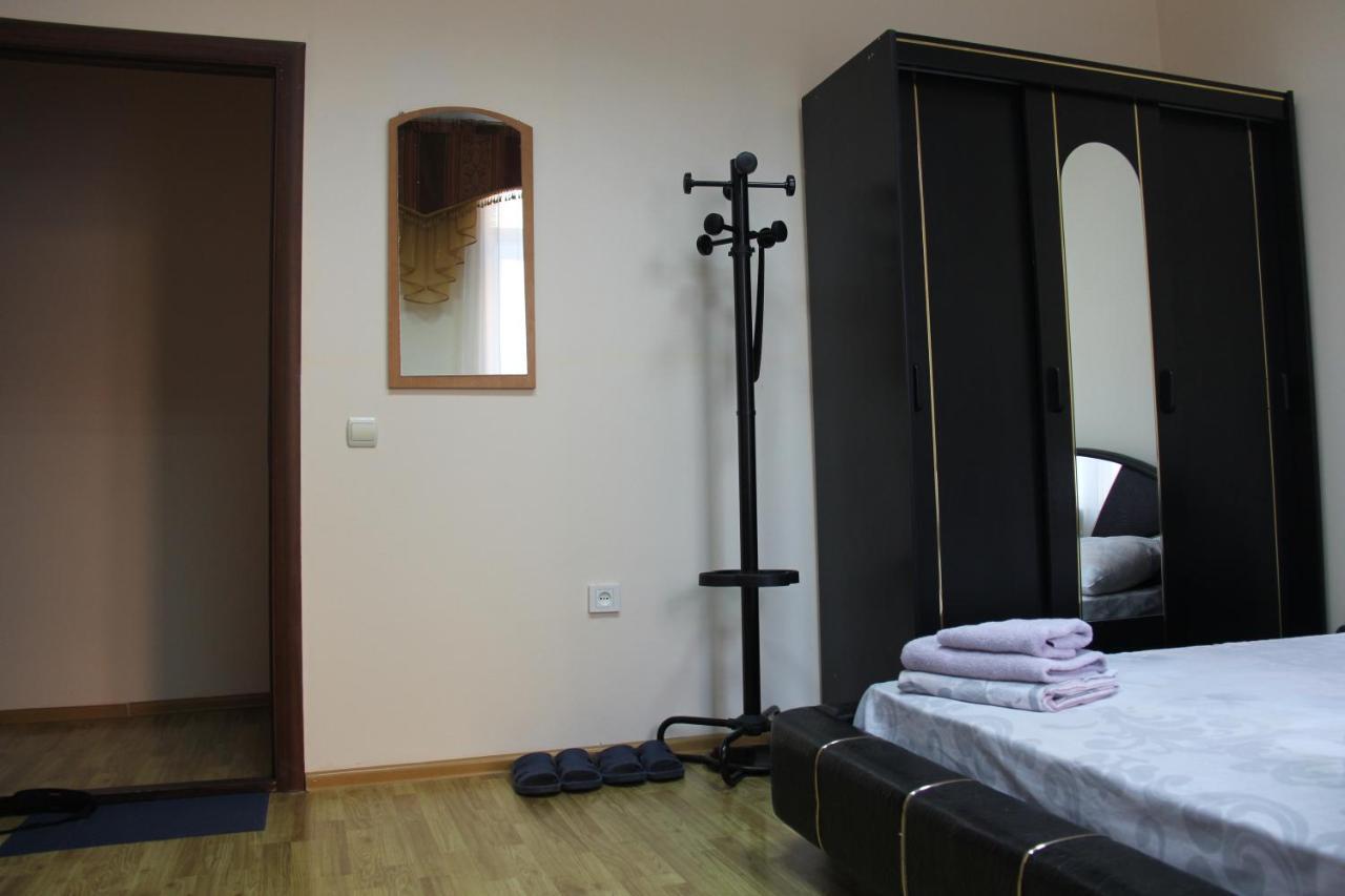 Apartments Domovik ,Kirilla I Mefodiya, 5 Mukaczewo Zewnętrze zdjęcie