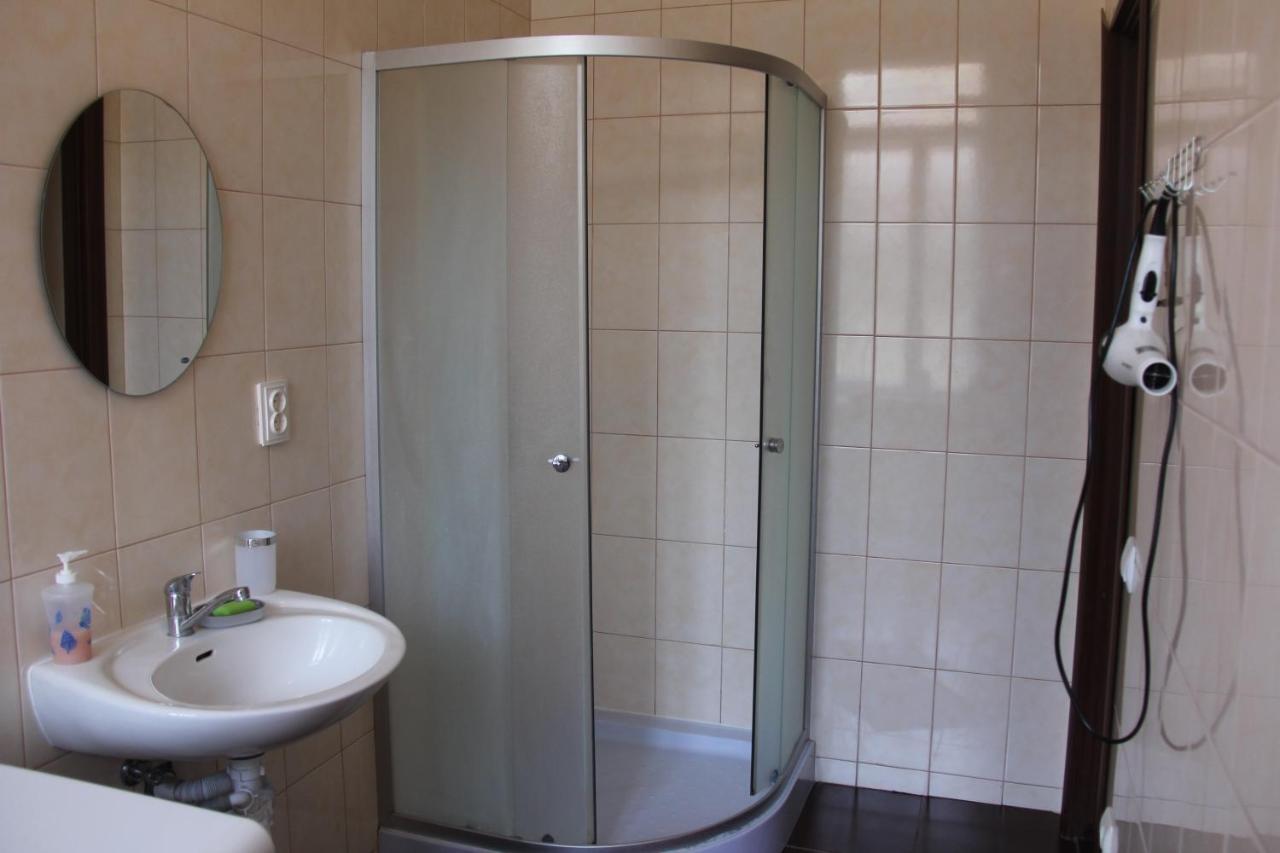Apartments Domovik ,Kirilla I Mefodiya, 5 Mukaczewo Zewnętrze zdjęcie