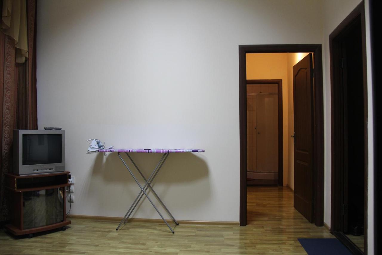 Apartments Domovik ,Kirilla I Mefodiya, 5 Mukaczewo Zewnętrze zdjęcie