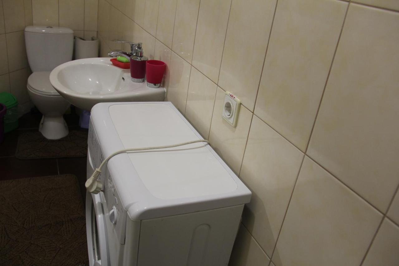 Apartments Domovik ,Kirilla I Mefodiya, 5 Mukaczewo Zewnętrze zdjęcie