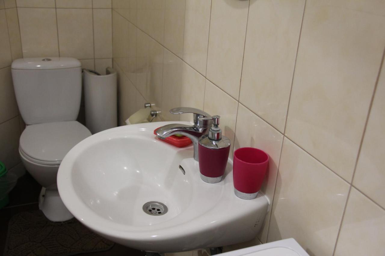 Apartments Domovik ,Kirilla I Mefodiya, 5 Mukaczewo Zewnętrze zdjęcie