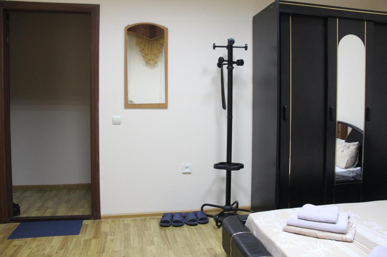 Apartments Domovik ,Kirilla I Mefodiya, 5 Mukaczewo Zewnętrze zdjęcie